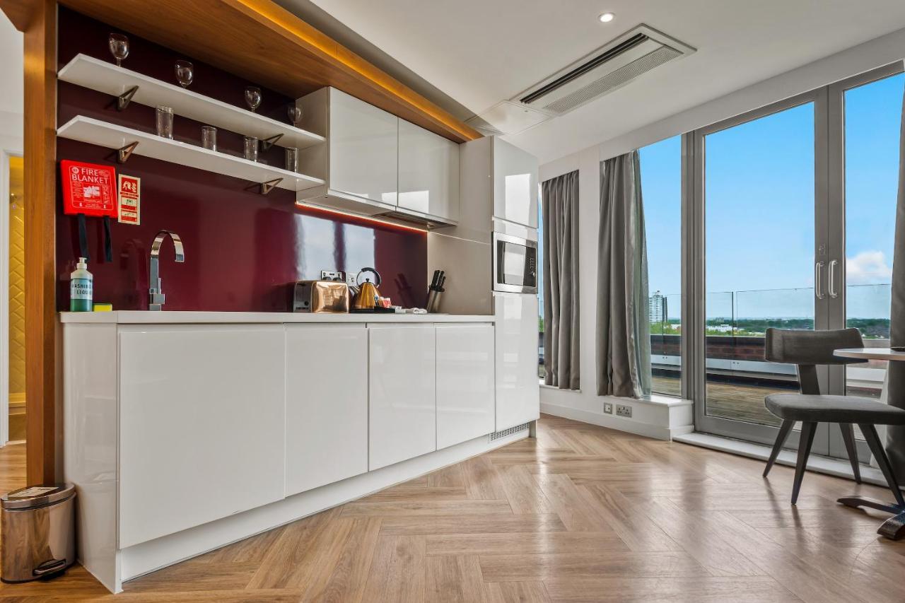 Roomzzz Stratford Londra