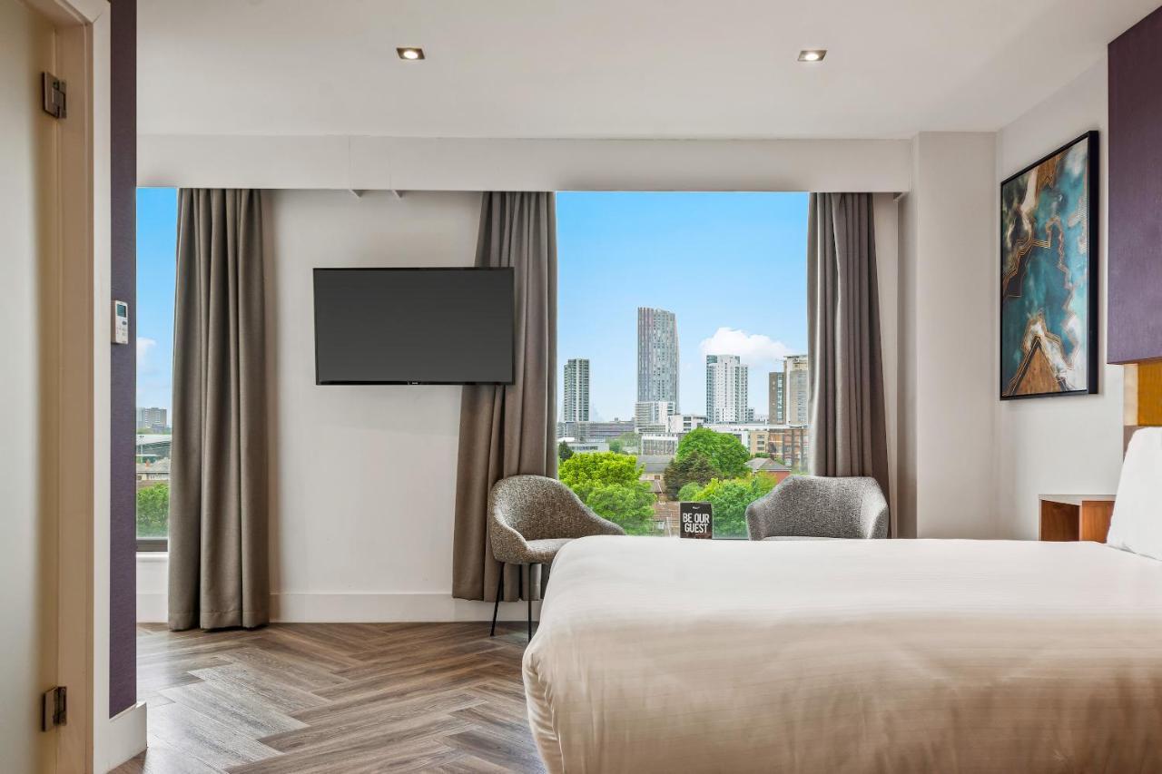 Roomzzz Stratford Апарт-отель Лондон