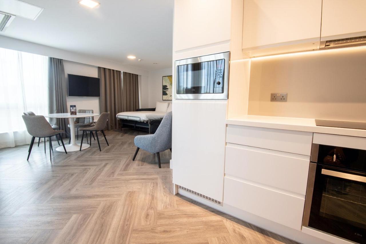 Roomzzz Stratford Апарт-отель